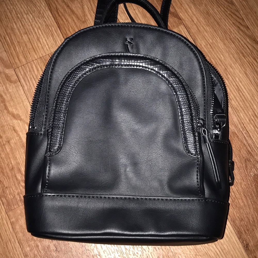 Vera wang back pack